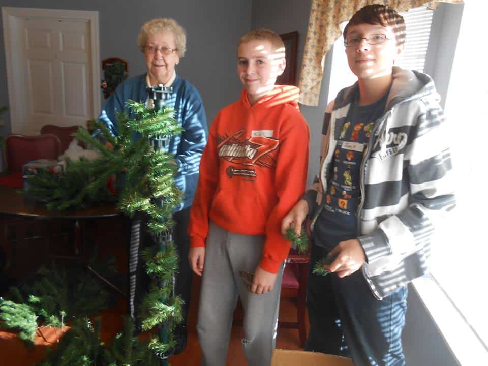 delores-and-kids-christmas-tree